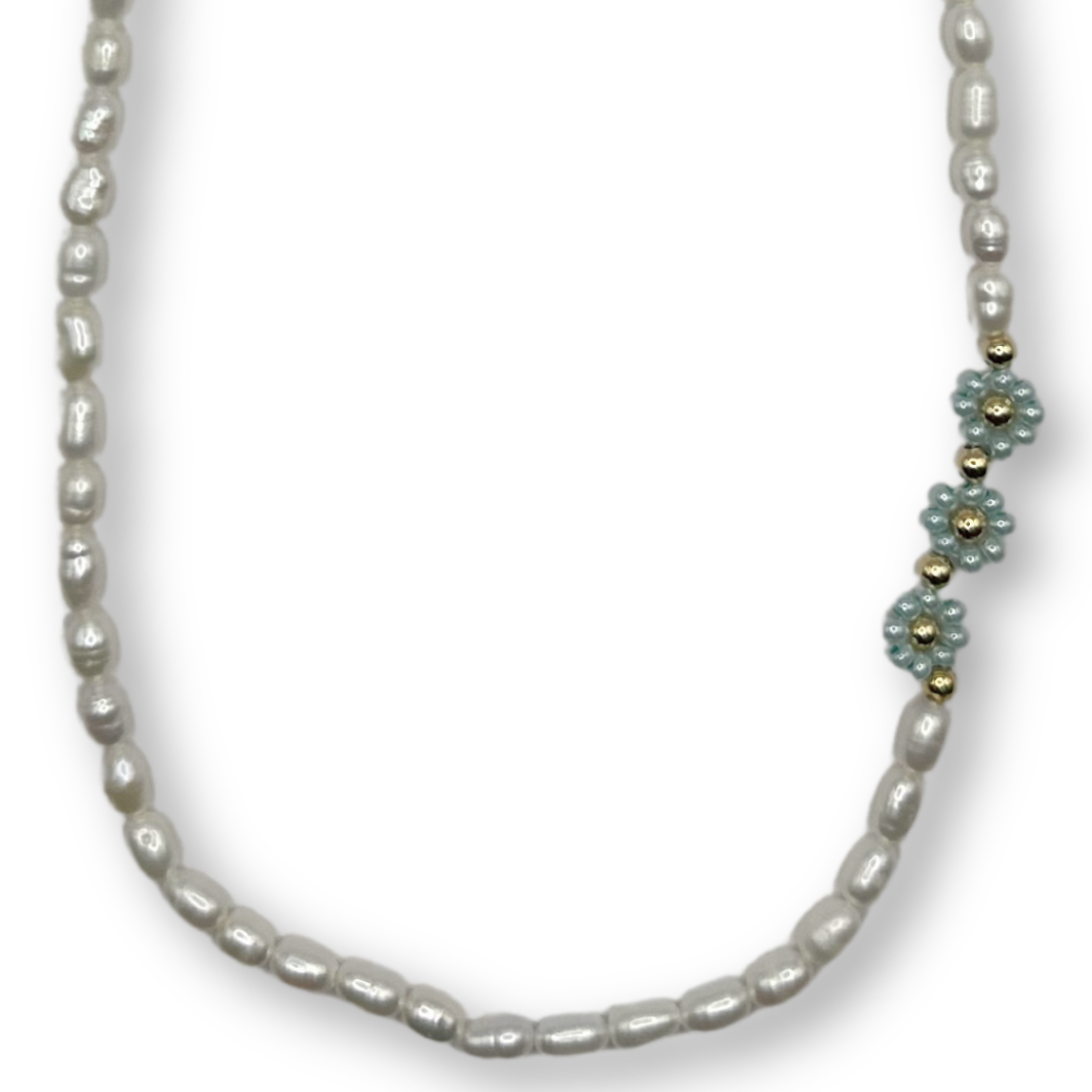 Ana Pearl Flower Necklace